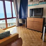 Апартаменти Oli With Panoramic Sea View Санремо