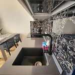 Апартаменти Oli With Panoramic Sea View