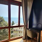Апартаменти Oli With Panoramic Sea View